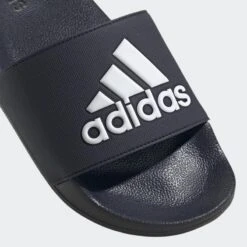 ADIDAS Adilette Shower Badslippers 12 ADIDAS Adilette Shower Badslippers -Quechua Schoenen Verkoopwinkel adilette shower badslippers 5